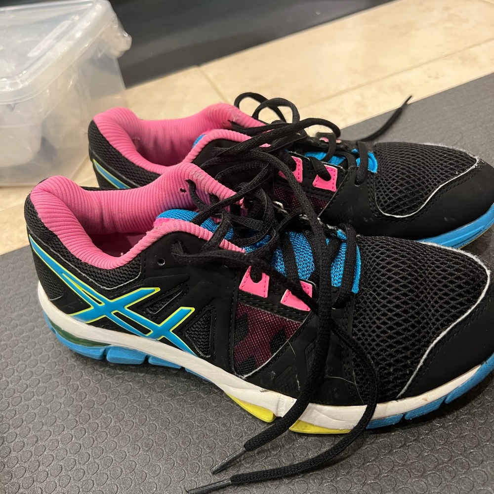 Very comfortable ASIC sneakers